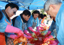 배움에서 나눔으로…꿈나래교육원, 마을공동체와 김장 봉사