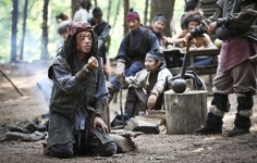 해적: 바다로 간 산적 - 끊임없이 터지는 크고 작은 웃음 폭탄 (오락성 7 작품성 5)