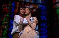 1789, 바스티유의 연인들 - 음악과 춤, 뮤지컬 요소는 돋보이는 3D 공연 실황 (오락성 4 작품성 6)