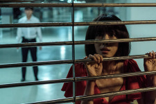 [관람가이드] 지하주차장에 갇힌 강예원! 스릴러 <왓칭>