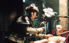 <지구를 지켜라!>, <미드소마> 감독 리메이크 착수! 장준환 감독 직접 연출