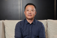 “늘 1차 목표는 재미 더하기 약간의 의미” <달짝지근해: 7510> 이한 감독