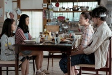 OTT 가족영화 추천작! <행복 목욕탕>– 소소한 행복과 감사를 느끼게 하는