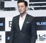  하정우, 아티스트컴퍼니 行...네티즌들 “회식하면 대박일 듯” “세 분이서 영화 한편 부탁한다” 