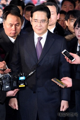 특검, 이재용 부회장 13일 재소환…구속영장 재청구?