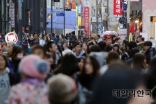  중국의 한국 관광 전면 금지 이후… 면세점 매출 급감 우려 