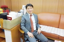 [주간한국][인터뷰] “시대흐름에 맞는 공인중개사 창출” 새롬교육그룹 김명기 회장 