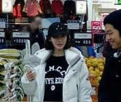  ‘효리네민박2’ 윤아, 제주 마트서 포착…‘실물 이런 느낌?’ 