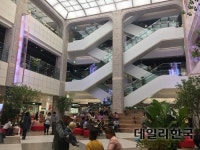 아라마크주식회사 롯데몰(군산) | [르포] "지역경제에 직접 타격" 영업정지 제동 걸린 '롯데몰 군산'