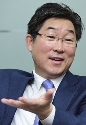 김동원 고려대 경영대 교수,  