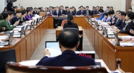  정부, 내년 1월부터 만6세 미만 아동까지 10만원 지급 
