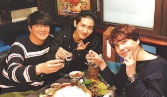 최강창민, 연예계 대표 주당들 성시경-규현과 술자리에서 '찰칵'