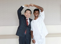 자생의료재단, 방글라데시 청년 수술비 5000만원 지원