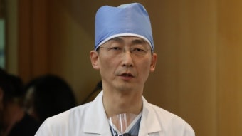 이국종 아주대병원 교수 “내달 외상센터장에서 물러날 것”