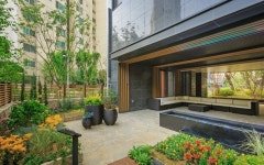 [조경&커뮤니티 특화 APT] 삼성물산 ‘래미안 신반포 리오센트’ 명상 필로티 가든 눈길