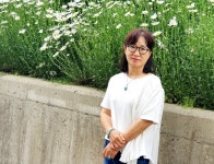 적막과 낯섦에 열리는 감각의 회생