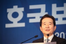 정부, 26명 포상…정세균 총리 “국가유공자, 마지막까지 영예롭게”