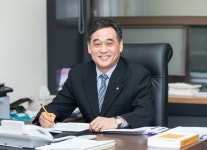 [금융CEO 리포트]임기반환점 지난 김기홍 JB금융지주 회장, 남은 과제는