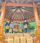 경산시 노인종합복지관, 경로당에 IBK기업은행 후원 사랑의 식료품 꾸러미 전달