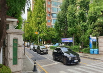 [우리동네아파트] <38> 압구정현대 6·7차, 허가제 불당긴 ‘80억원 거래’