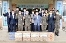 [포토] 문경시의회, 문경대대·문경소방서 추석 위문품 전달