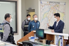 김정섭 공주시장, 제76주년 경찰의 날 맞아 금학지구대 방문