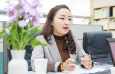 [인터뷰]복아영 천안시의원,뿌리깊은 나무 처럼 진한 울림 주고 싶어