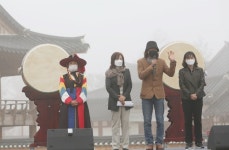 제25회 상주예술제...인사하는 지부장들