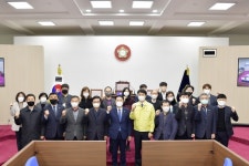 공주시의회, 인사권 독립에 따른 의회사무국 직원 임용장 수여