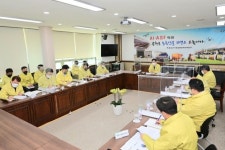 김현수 농림축산식품부 장관, 봉화군 찾아 가축방역 상황 점검