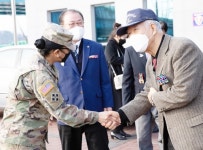 칠곡군 왜관 주한미군, 사비 들여 한국인 참전용사에게 특별한 선물