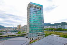 도봉구청사 벽면에 국내 최대 건물 일체형 태양광 설치