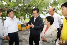 정황근 농림축산식품부 장관, 상주 귀농귀촌 우수사례 마을 찾아
