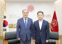 김진열 군위군수, 홍원화 경북대 총장 만나 주요 사업 논의
