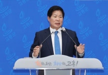 공영민 고흥군수, 우주발사체 특화지구 확정 환영