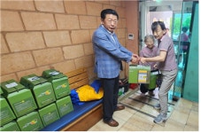 경남 진해지체장애인협회, 장애인 500여명에 추석선물 전달