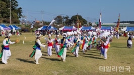 [포토] 청도 금천면풍물단, 제29회 경북 풍물대축제서 화려한 경연 펼쳐