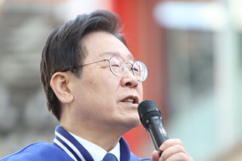 [선택4·10] 이재명 민주당 대표, 대전 으능정이 방문