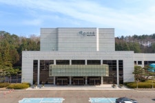 광양제철소 백운아트홀, 연극 인기작 뷰티풀라이프 선보여