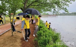 구미시 청년정책 참여단, 지산샛강서 환경 보호 활동 펼쳐