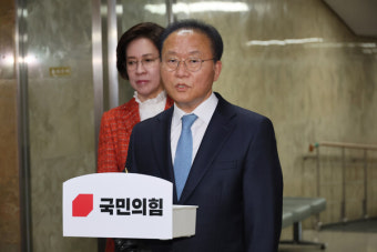 與, '두 달짜리' 비대위 수장에 황우여 지명…