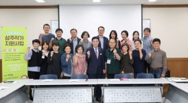 이응우 계룡시장, 계룡도서관 방문해 상주작가 지원사업 격려