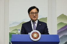'4년 중임제' 실현될까…'개헌 카드' 꺼낸 우원식, '대립국회' 지켜보는 대통령실