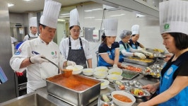 대전 서구노인복지관, 한국조리사협회대전시지회와 빨간짜장 나눔