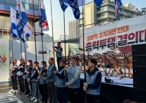 [현장] KT 노동조합, 일방적 조직개편 반대 철야농성 시작