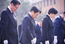 강기정 광주시장, 3·1절 광주독립운동기념탑 참배