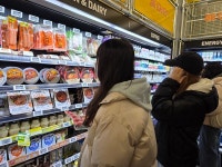 [현장] 편의점 넘어 트렌드 플랫폼...이마트24, 성수동서 젠지 공략