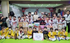 대전 대덕구 송촌동 서오태권도장, 이웃돕기 라면 25상자 기탁