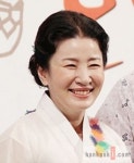 故 김자옥 빈소 찾은 윤소정 