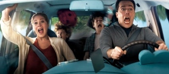 [박흥진 통신] ‘휴가’, 전편의 영광을 잇지 못하는 졸작 코미디